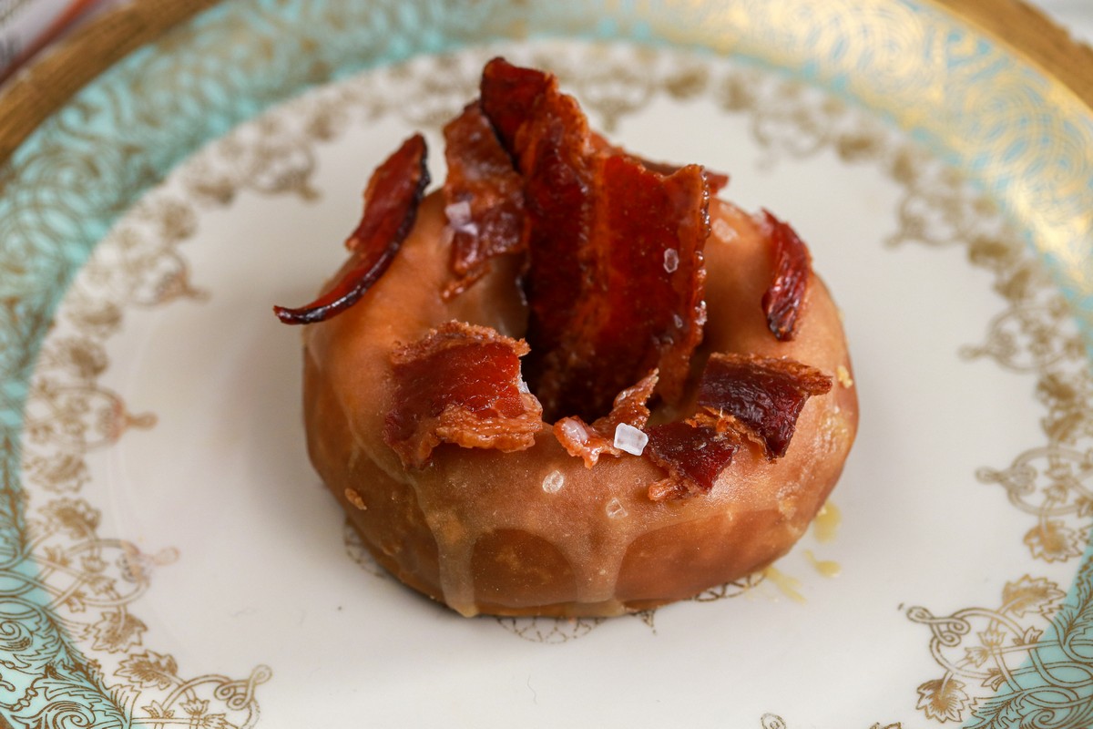 GlutenFree Bacon Maple Donuts\Kinnikinnick Foods